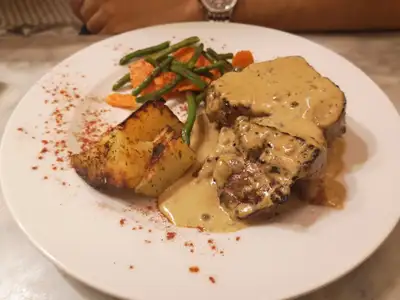 LE BISTROT